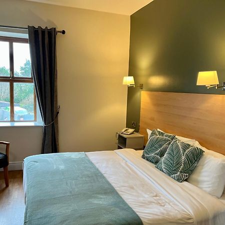 The Coach House Hotel Oranmore Eksteriør billede