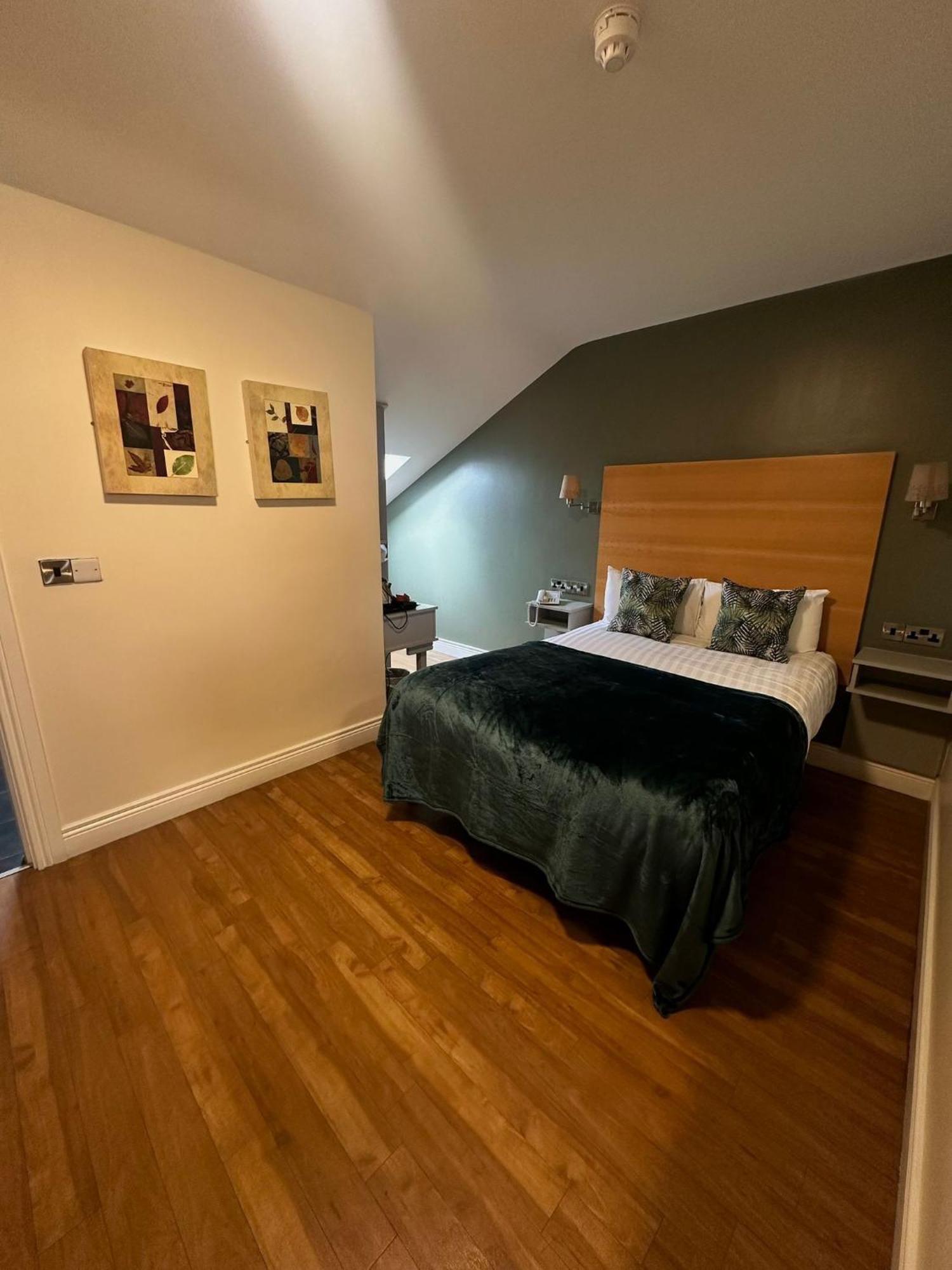 The Coach House Hotel Oranmore Eksteriør billede