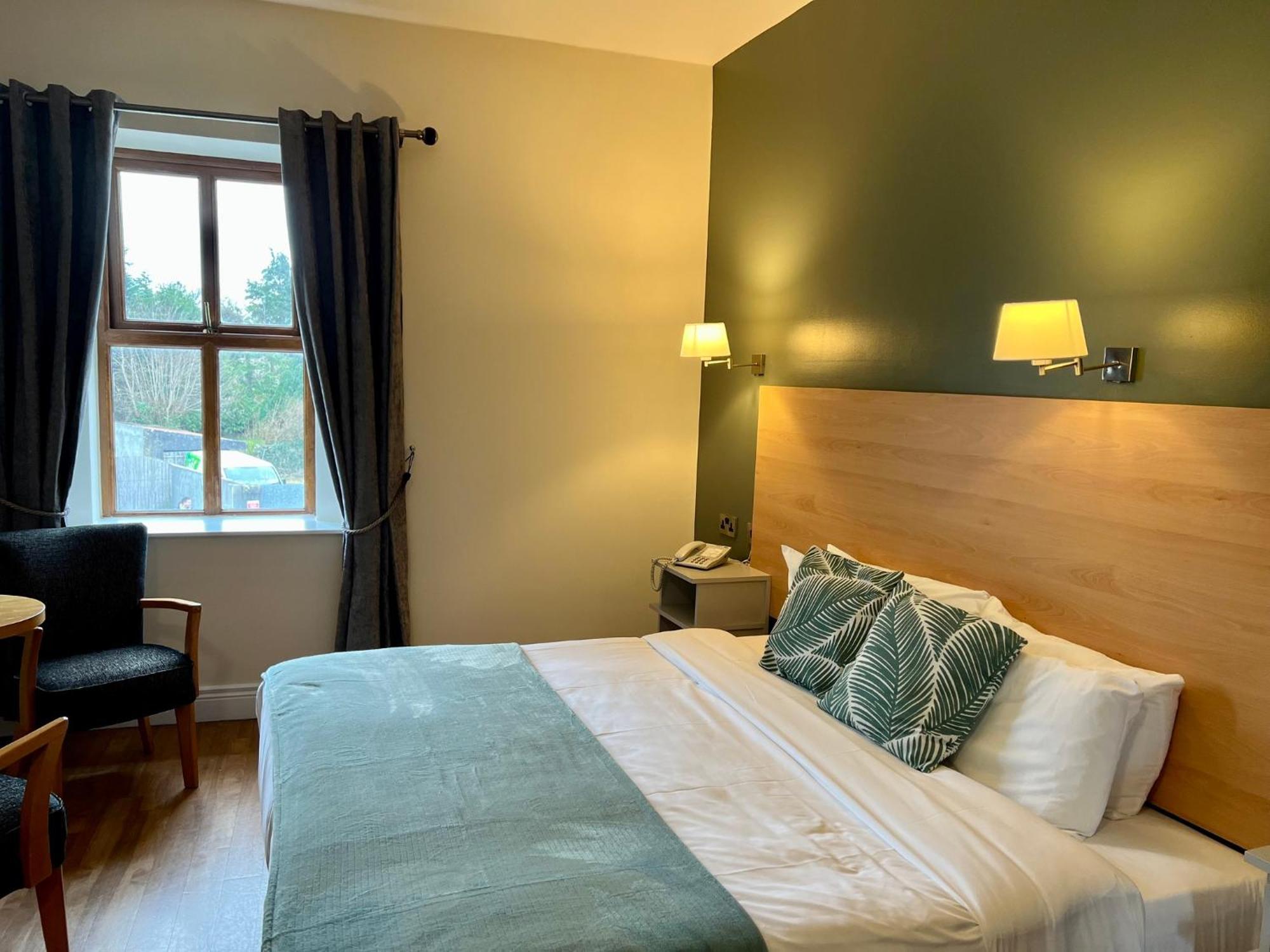 The Coach House Hotel Oranmore Eksteriør billede