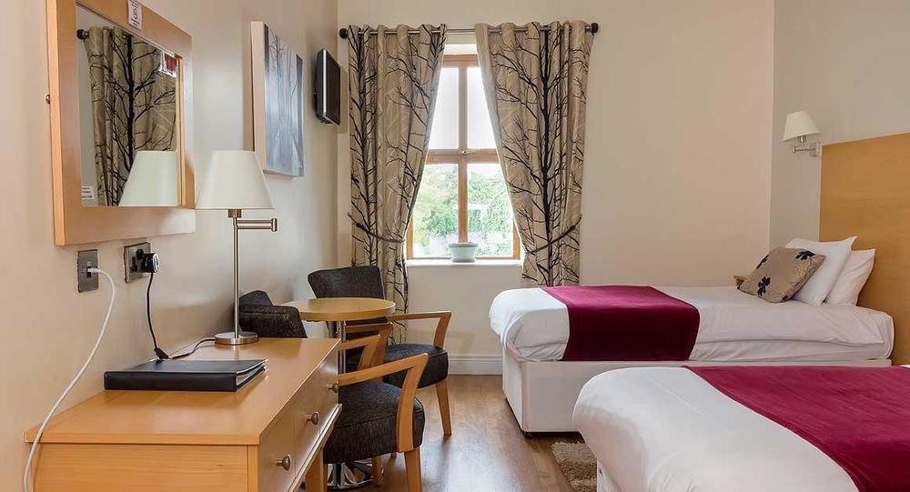 The Coach House Hotel Oranmore Eksteriør billede