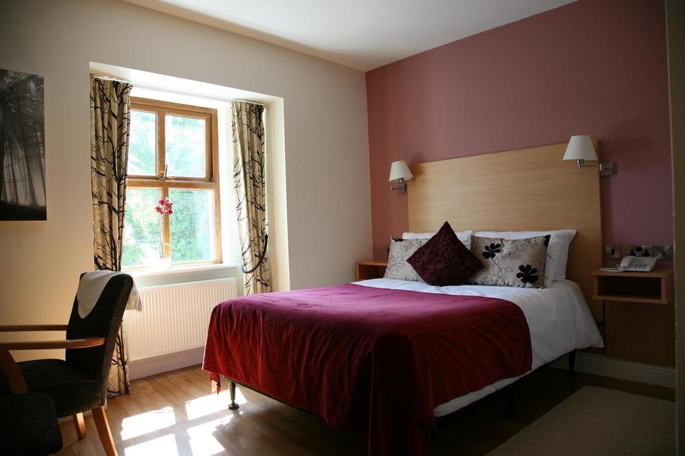 The Coach House Hotel Oranmore Eksteriør billede