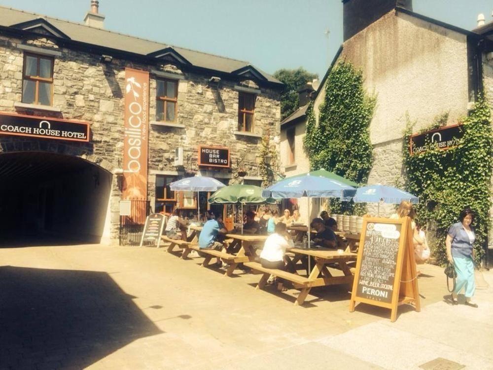 The Coach House Hotel Oranmore Eksteriør billede