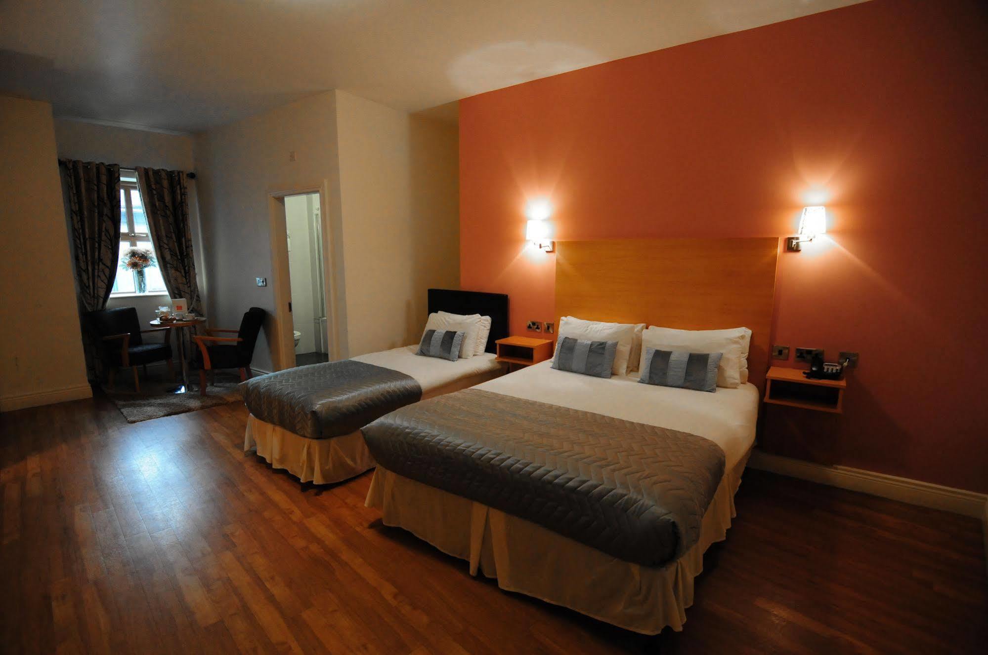 The Coach House Hotel Oranmore Eksteriør billede