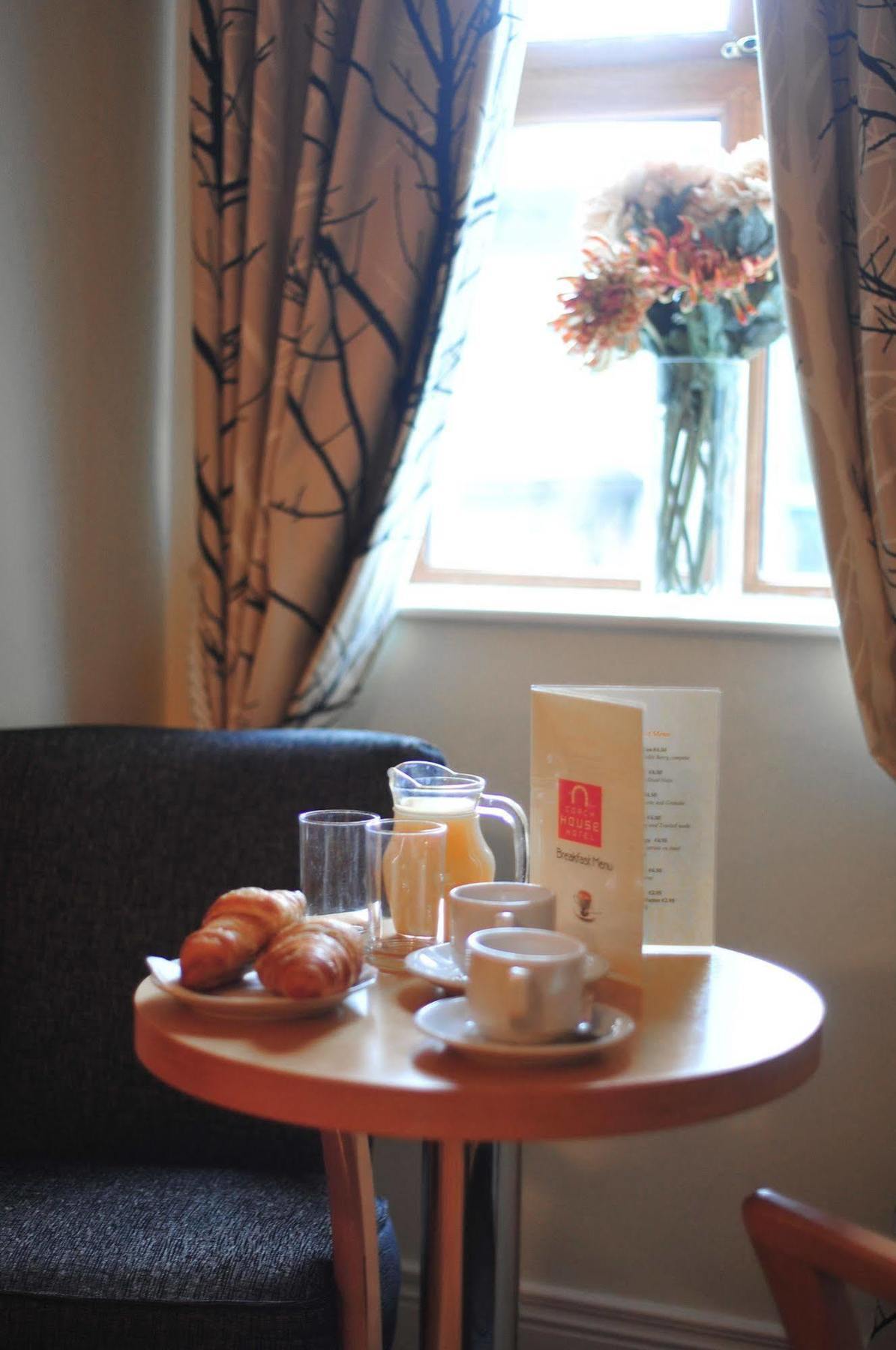 The Coach House Hotel Oranmore Eksteriør billede